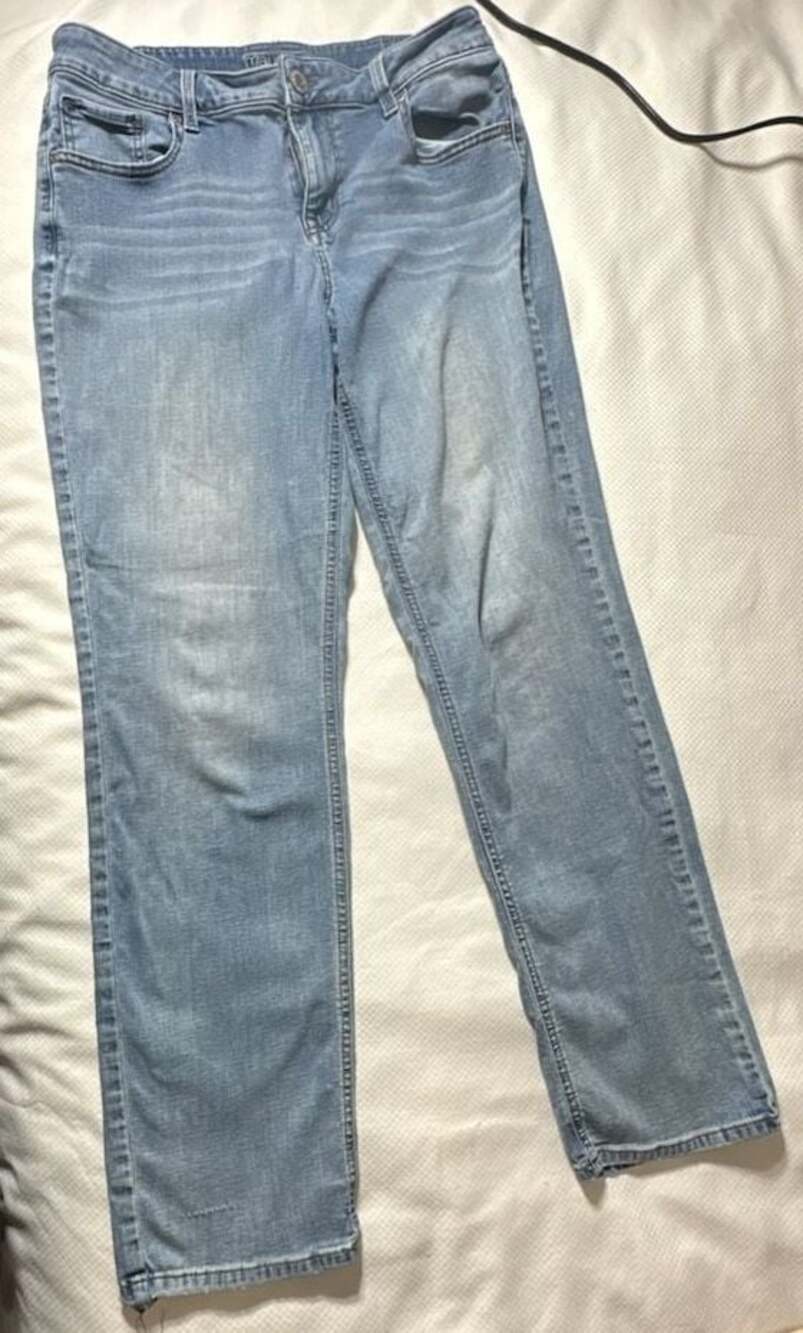 Maurices Mid-Rise Straight Leg Jeans Women's Size 12 Regular